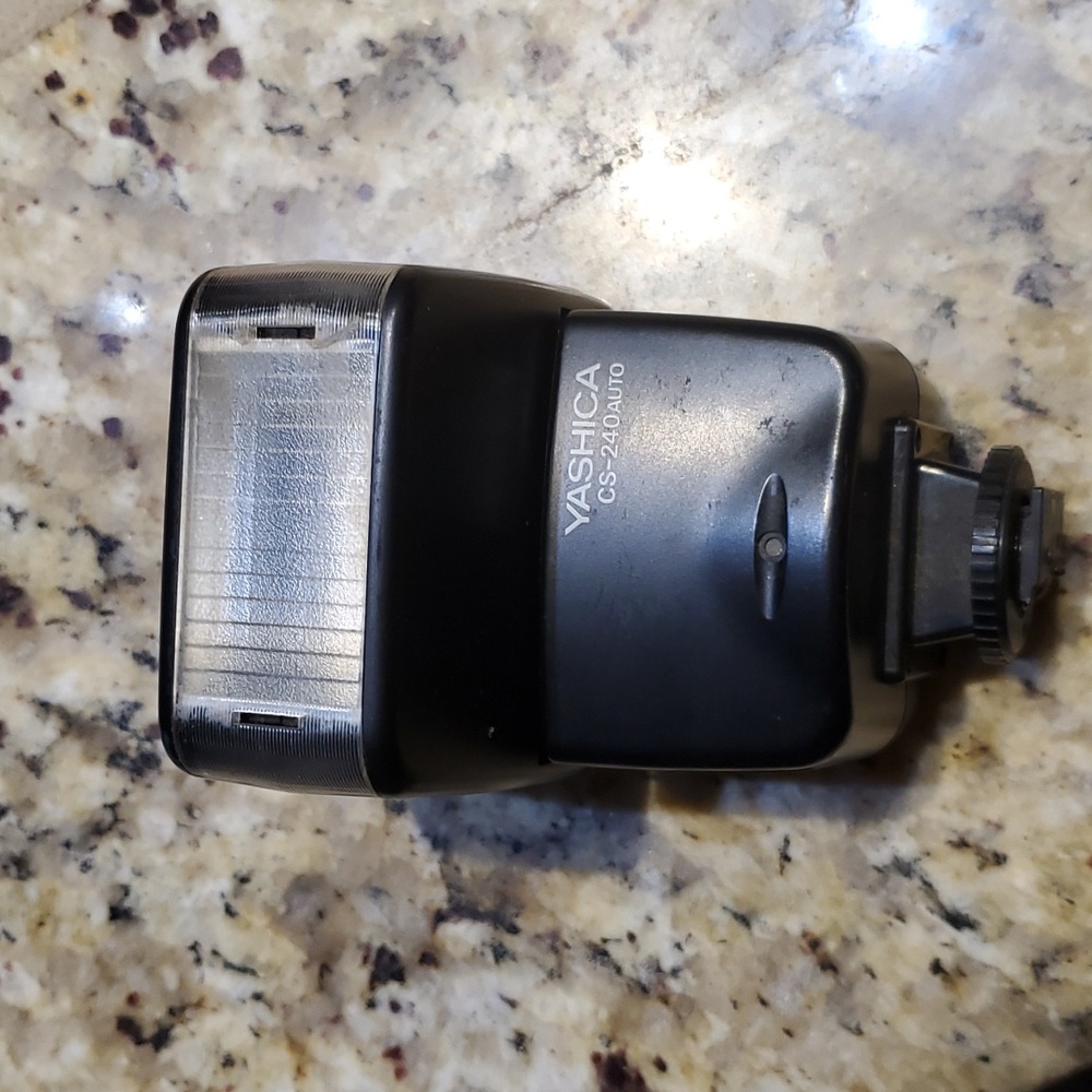 Yashica 230-AF 35mm Film Camera CS-240AF Flash Attachment Used Not Tested AS IS - Picture 2 of 7